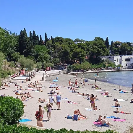 Dreams Bacvice شقة *